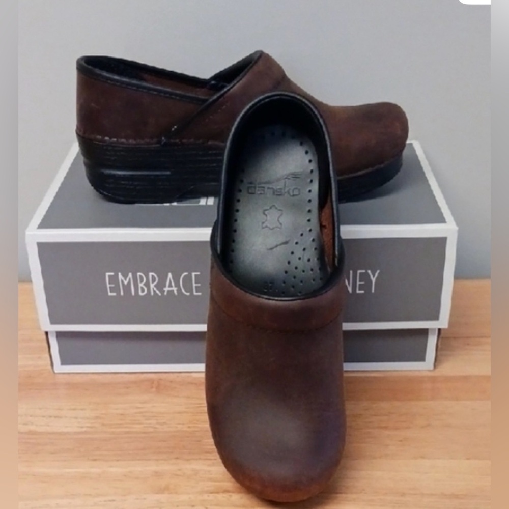 Dansko Professional Clog Antique Brown Size 37